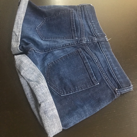 Banana Republic dark wash denim roll-up shorts 25 - Picture 3 of 3